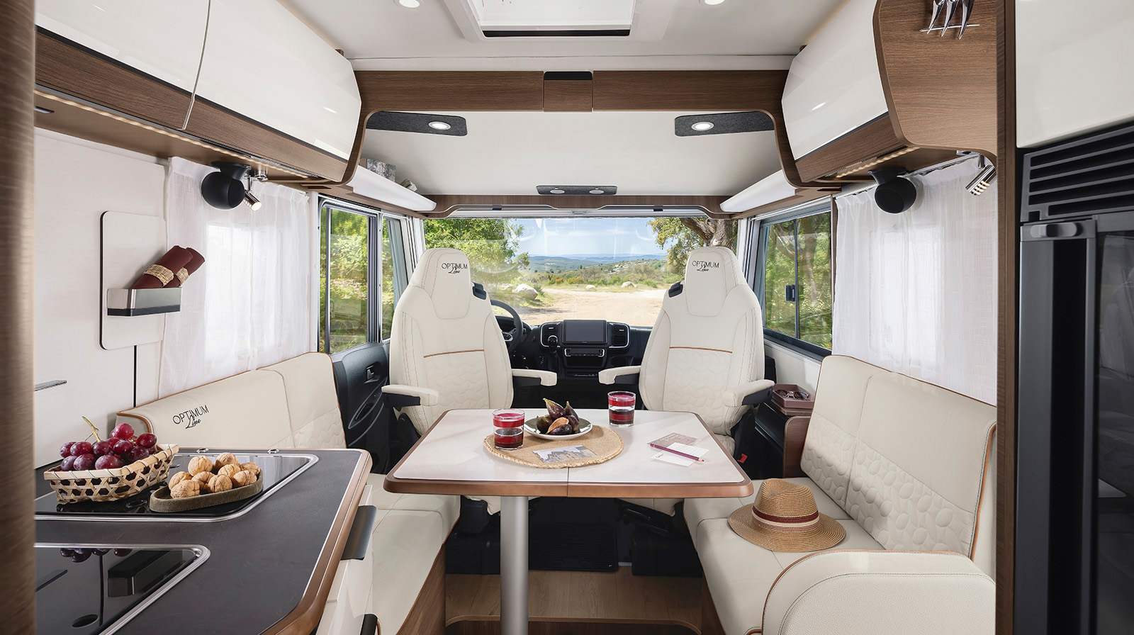 FOTOS VOM INNENRAUM RAPIDO Reisemobil C66i