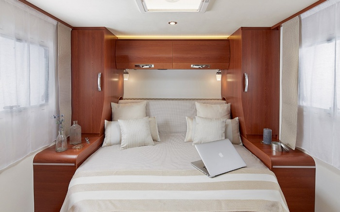 686F : Queensbett XL : 150 x 194 cm<br/>Queensbett mit verschiebbarem Lattenrost : Schafft Platz für mehr Bewegungsfreiheit rund um das Bett.