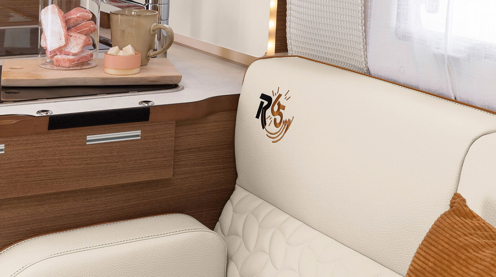 FOTOS VOM INNENRAUM RAPIDO Reisemobil C86